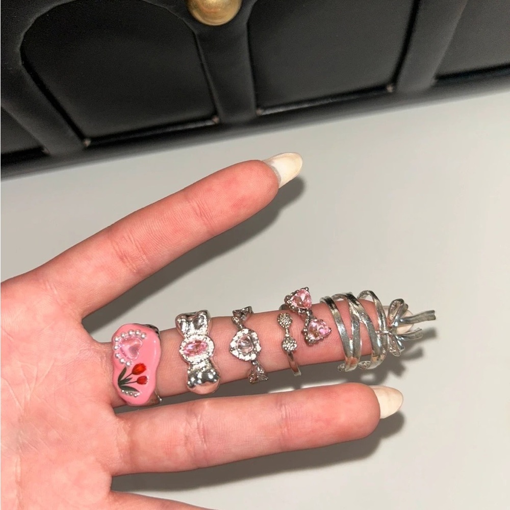 Silver girly coquette ring set